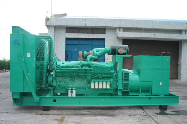 福绵工厂发电机应急发电时如何更准确地检查发电机状态？