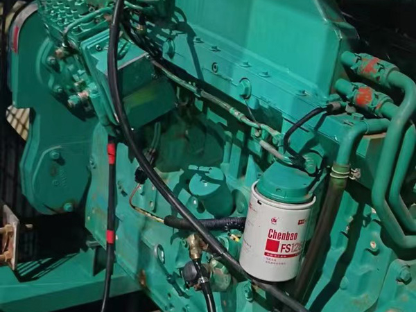 福绵如何确定新的发电机组控制系统是否与原系统兼容？