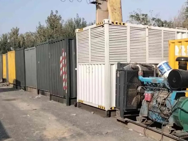 福绵200KW柴油发电机机组每小时油耗是多少？